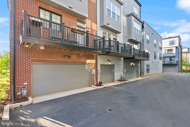 11258 FARADAY PARK DR, Reston, VA 20190