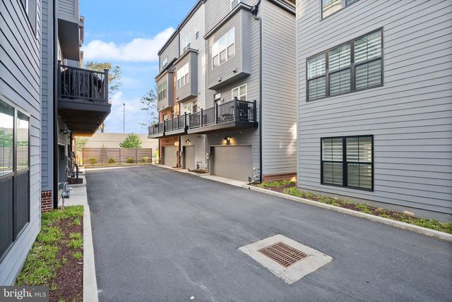 11258 FARADAY PARK DR, Reston, VA 20190