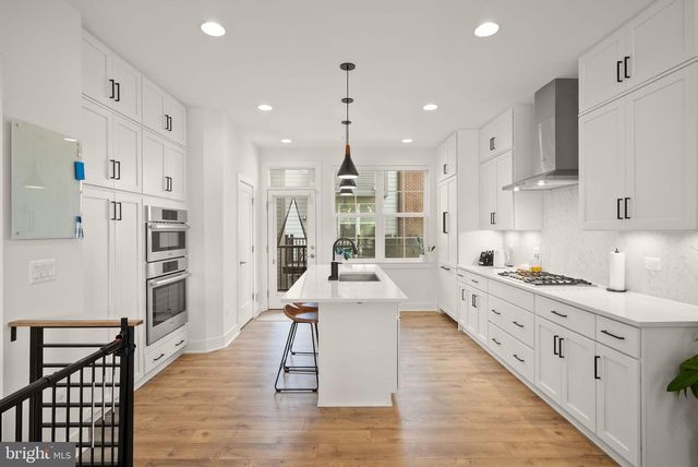 11258 FARADAY PARK DR, Reston, VA 20190