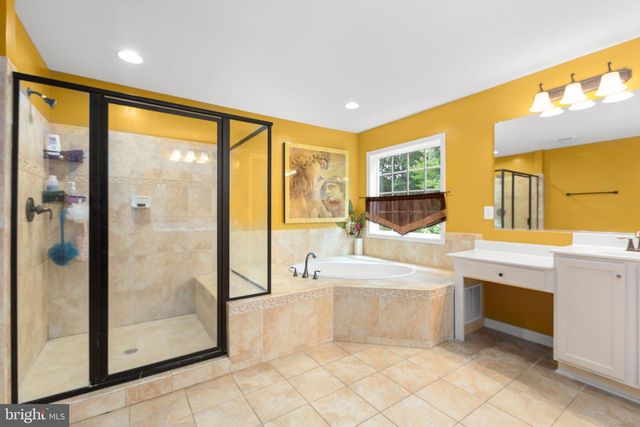 26 NOEL DR, Fredericksburg, VA 22408