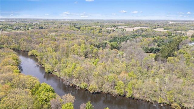 8121 W Eaton, Grand Ledge, MI 48837