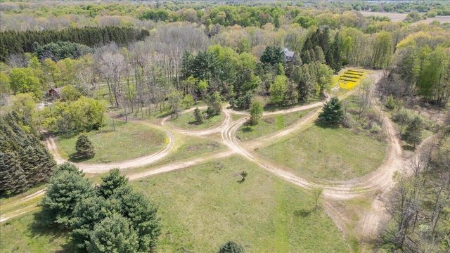 8121 W Eaton, Grand Ledge, MI 48837