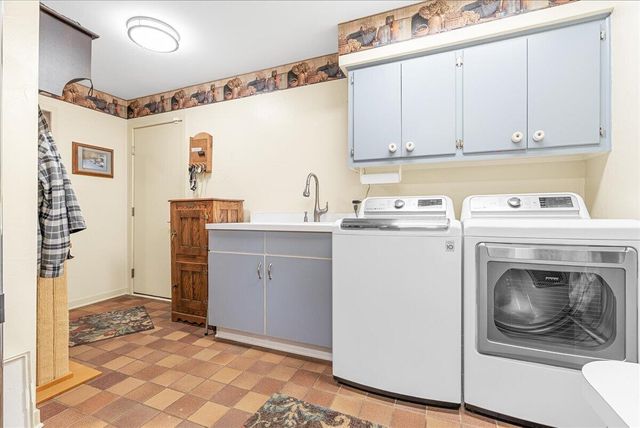 8121 W Eaton, Grand Ledge, MI 48837