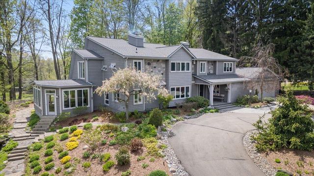 8121 W Eaton, Grand Ledge, MI 48837