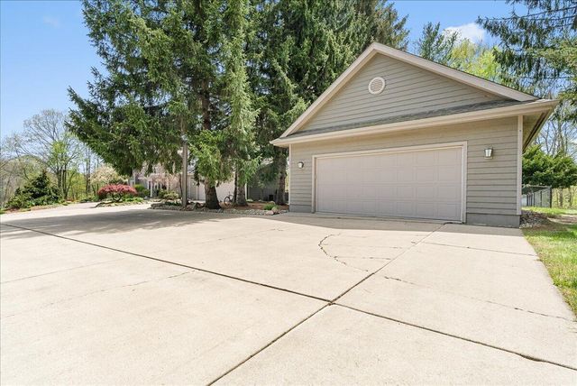8121 W Eaton, Grand Ledge, MI 48837