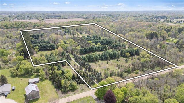 8121 W Eaton, Grand Ledge, MI 48837