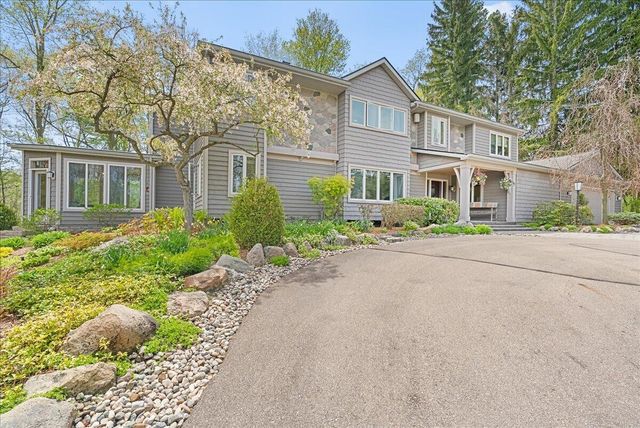 8121 W Eaton, Grand Ledge, MI 48837