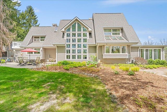 8121 W Eaton, Grand Ledge, MI 48837