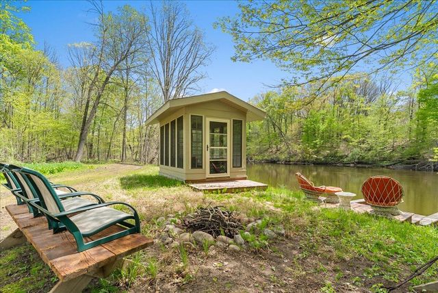 8121 W Eaton, Grand Ledge, MI 48837