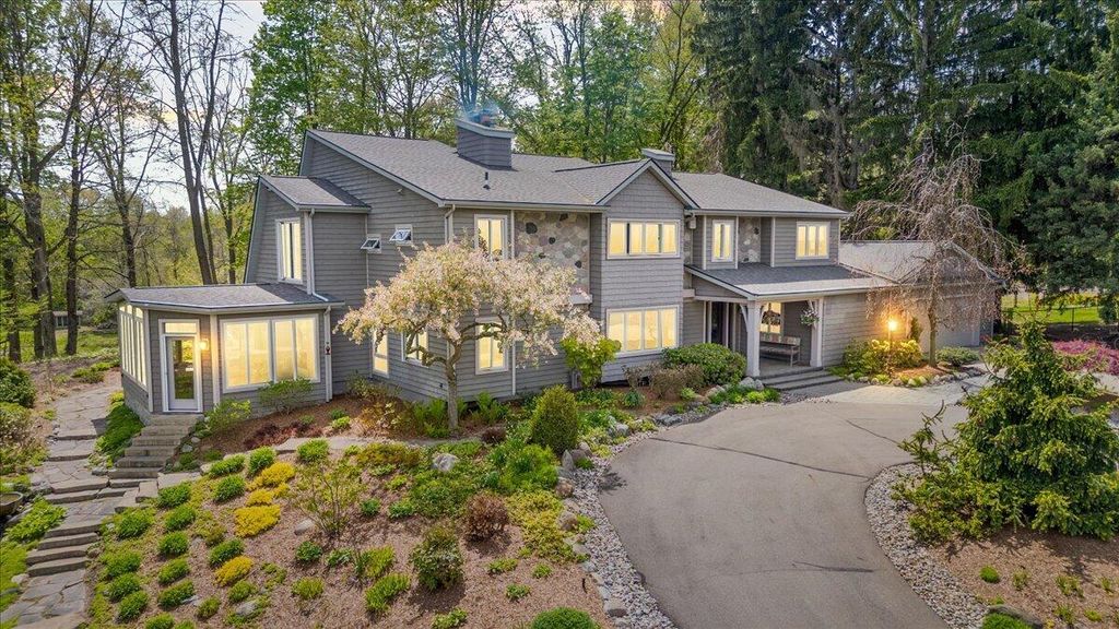 8121 W Eaton, Grand Ledge, MI 48837