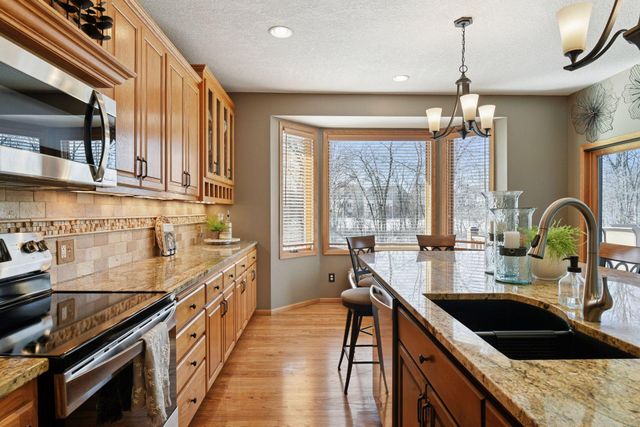 3142 Bavaria Hills Trail, Chaska, MN 55318