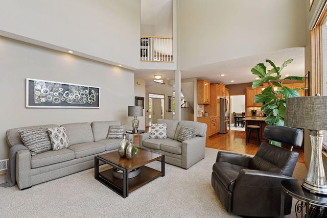 3142 Bavaria Hills Trail, Chaska, MN 55318