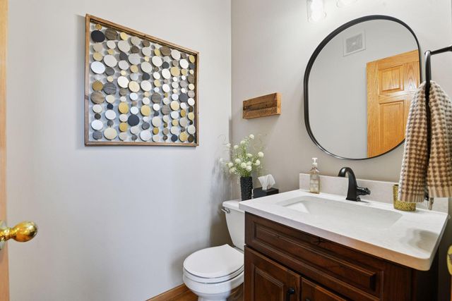 3142 Bavaria Hills Trail, Chaska, MN 55318