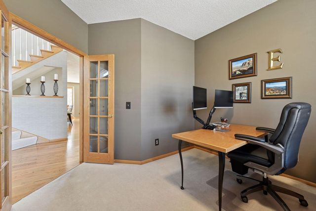 3142 Bavaria Hills Trail, Chaska, MN 55318