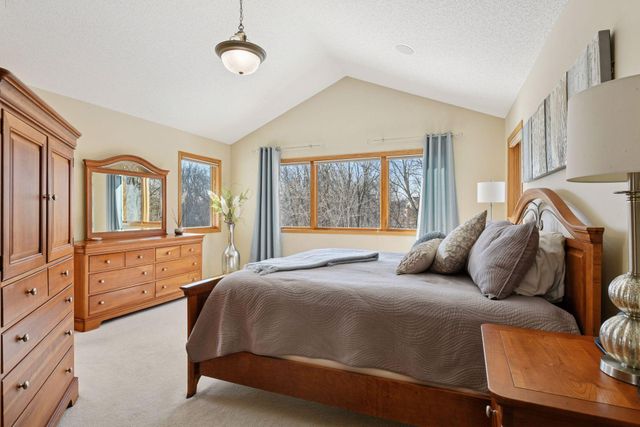 3142 Bavaria Hills Trail, Chaska, MN 55318