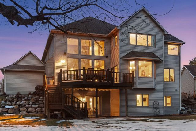 3142 Bavaria Hills Trail, Chaska, MN 55318