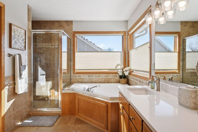 3142 Bavaria Hills Trail, Chaska, MN 55318