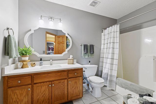 3142 Bavaria Hills Trail, Chaska, MN 55318