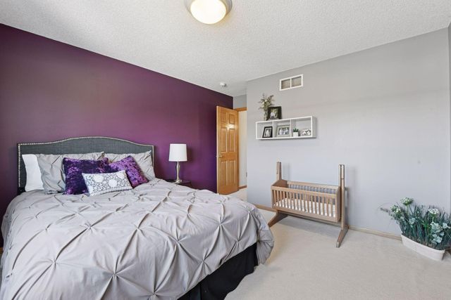 3142 Bavaria Hills Trail, Chaska, MN 55318