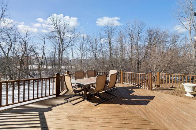 3142 Bavaria Hills Trail, Chaska, MN 55318