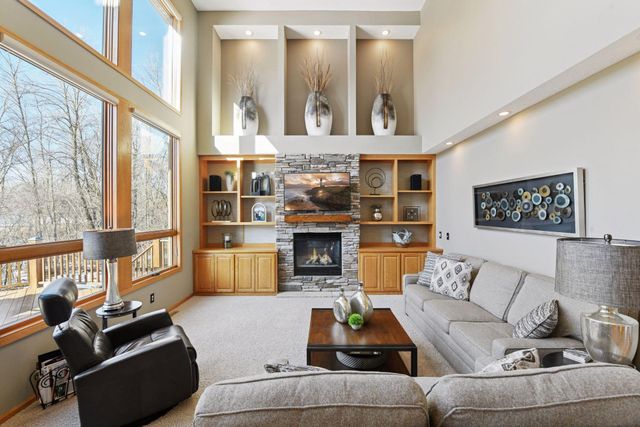 3142 Bavaria Hills Trail, Chaska, MN 55318