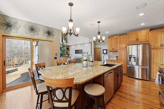 3142 Bavaria Hills Trail, Chaska, MN 55318