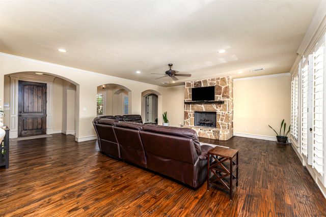321 Bear Country Drive, Aledo, TX 76008