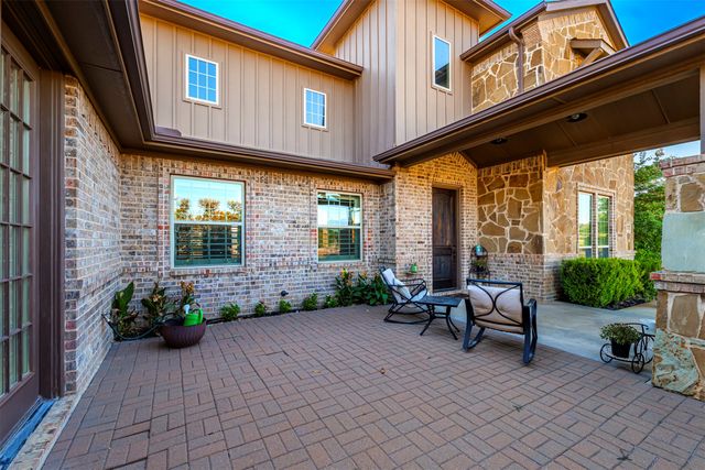 321 Bear Country Drive, Aledo, TX 76008
