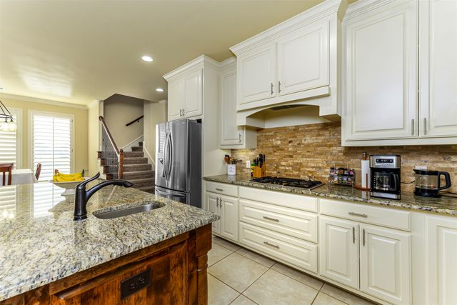 321 Bear Country Drive, Aledo, TX 76008