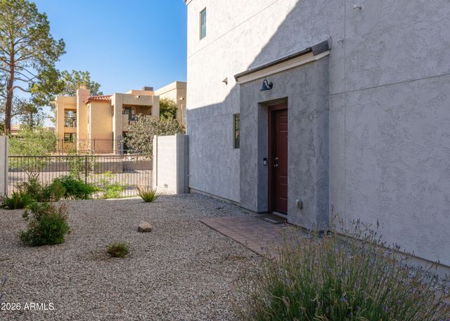 2170 W HARMONT Drive, Phoenix, AZ 85021