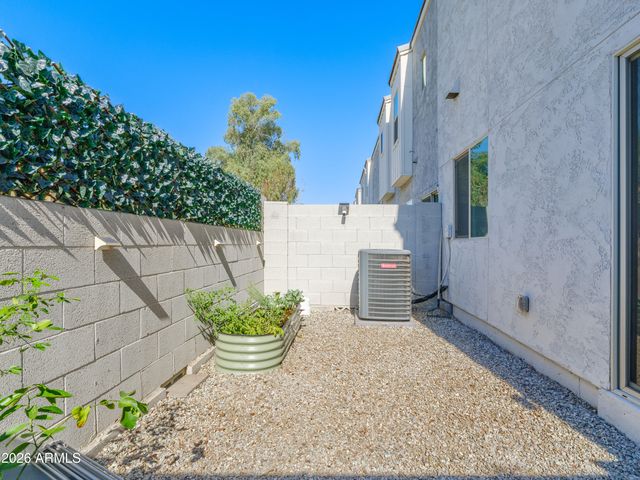 2170 W HARMONT Drive, Phoenix, AZ 85021