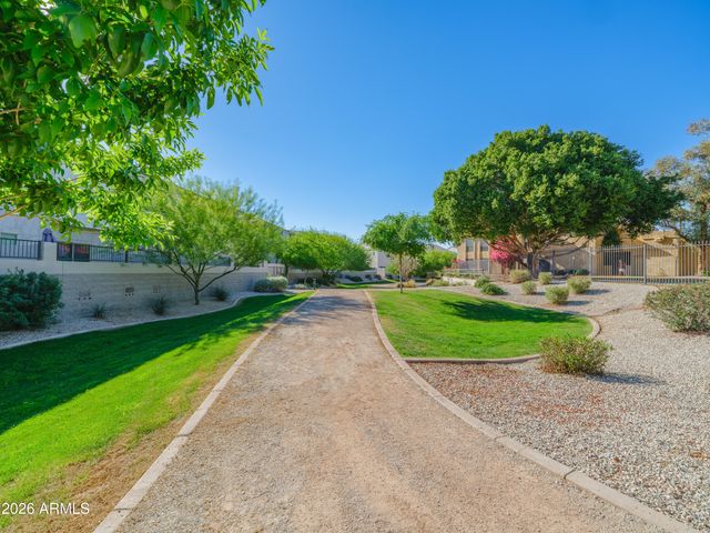 2170 W HARMONT Drive, Phoenix, AZ 85021