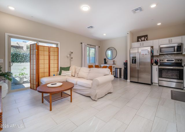 2170 W HARMONT Drive, Phoenix, AZ 85021