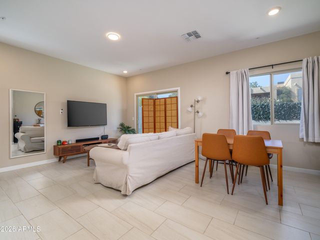 2170 W HARMONT Drive, Phoenix, AZ 85021