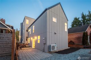 2935 39th Avenue SW, Seattle, WA 98116