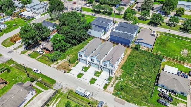 848 Lucky Street, Houston, TX 77088