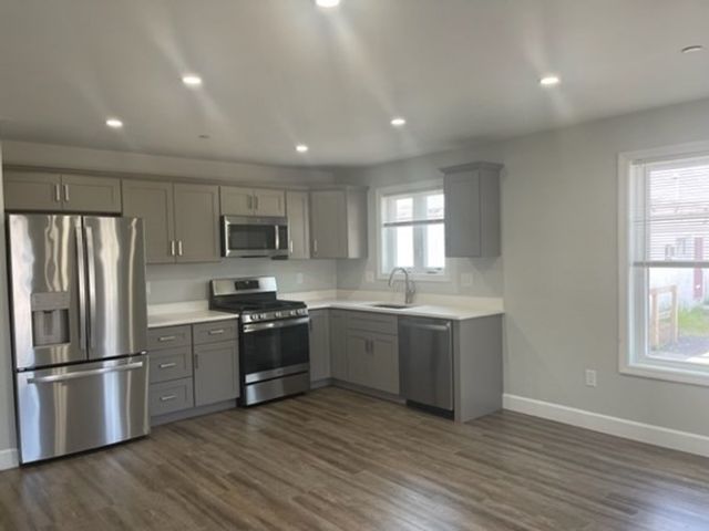 129 Pleasant Street 2, Weymouth, MA 02190