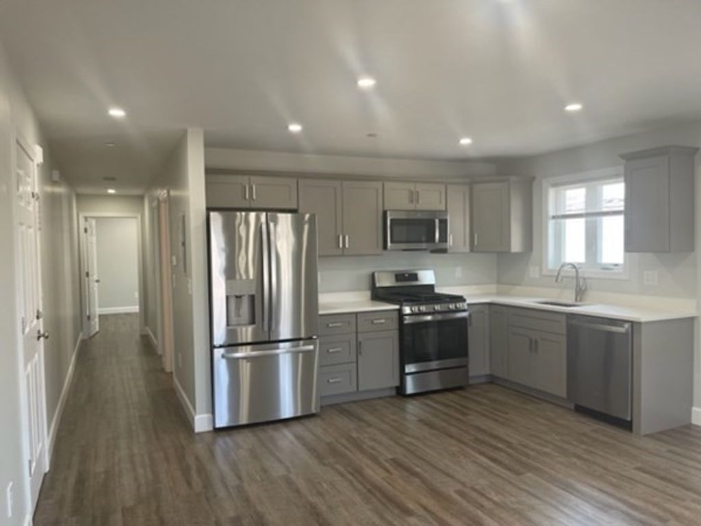 129 Pleasant Street 2, Weymouth, MA 02190