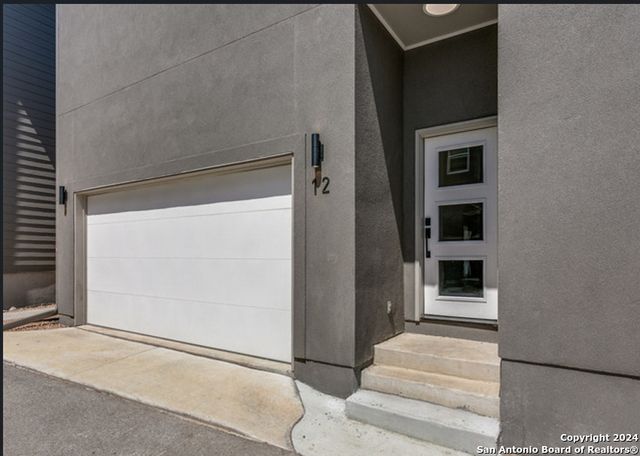 1618 W Lawndale Dr Unit 12, San Antonio, TX 78209