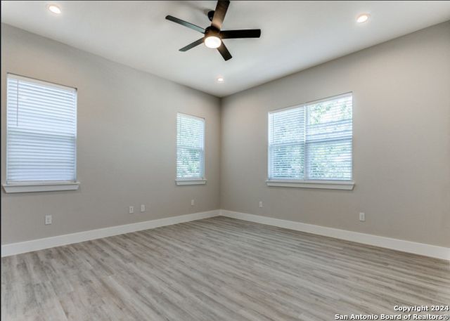 1618 W Lawndale Dr Unit 12, San Antonio, TX 78209