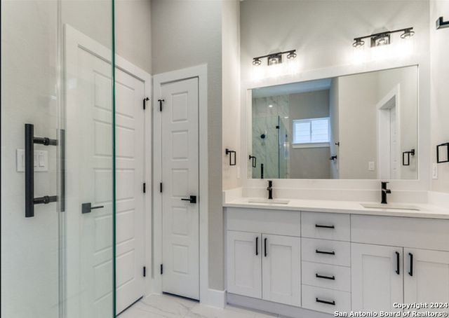 1618 W Lawndale Dr Unit 12, San Antonio, TX 78209