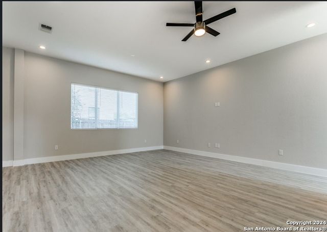 1618 W Lawndale Dr Unit 12, San Antonio, TX 78209