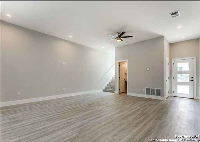 1618 W Lawndale Dr Unit 12, San Antonio, TX 78209