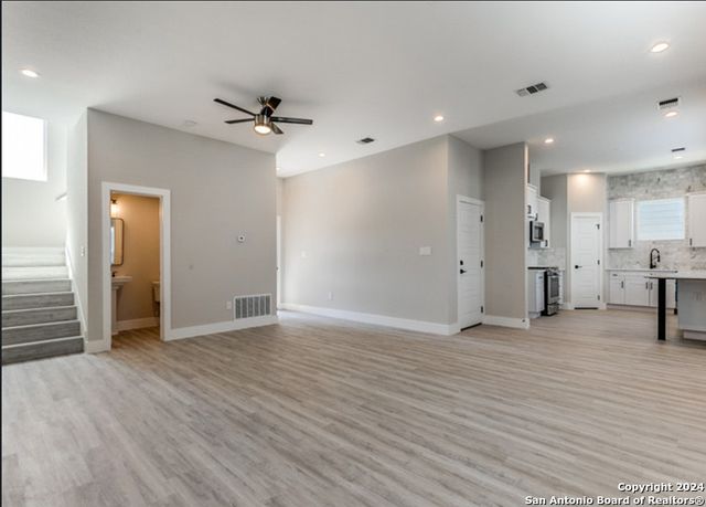 1618 W Lawndale Dr Unit 12, San Antonio, TX 78209