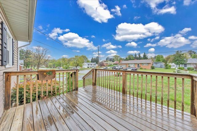 1944 Burma RD, Salem, VA 24153