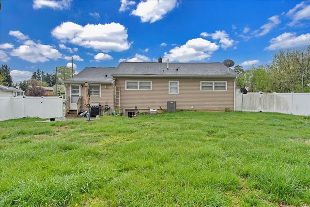 1944 Burma RD, Salem, VA 24153