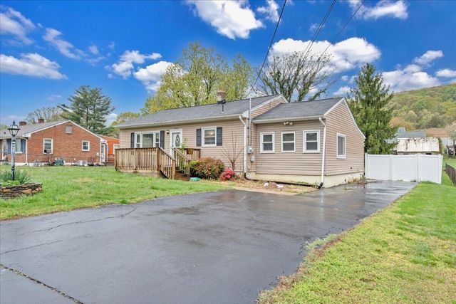 1944 Burma RD, Salem, VA 24153
