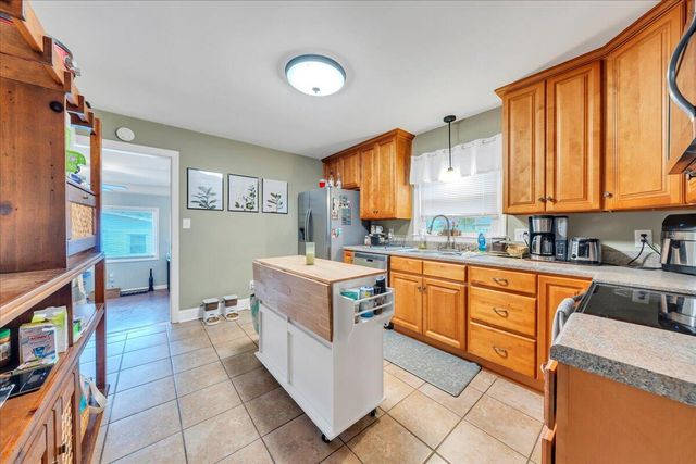 1944 Burma RD, Salem, VA 24153