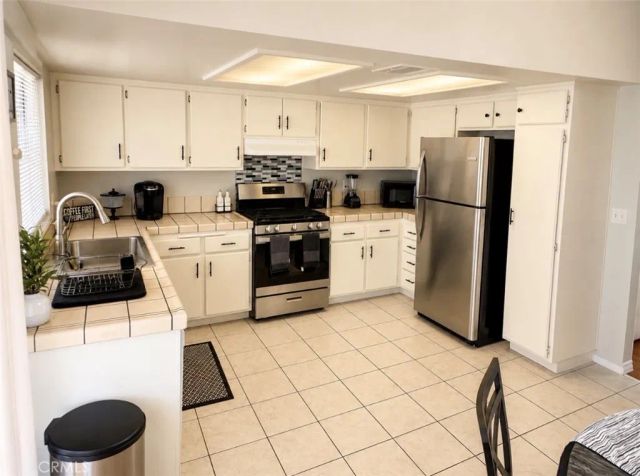 1315 E Ave J5, Lancaster, CA 93535