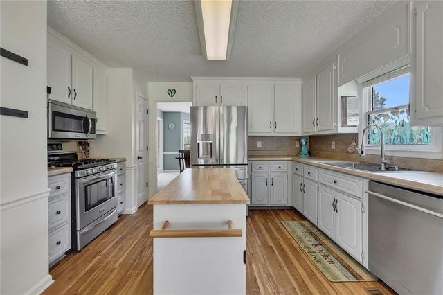 35 Westgate Drive SW, Cartersville, GA 30120